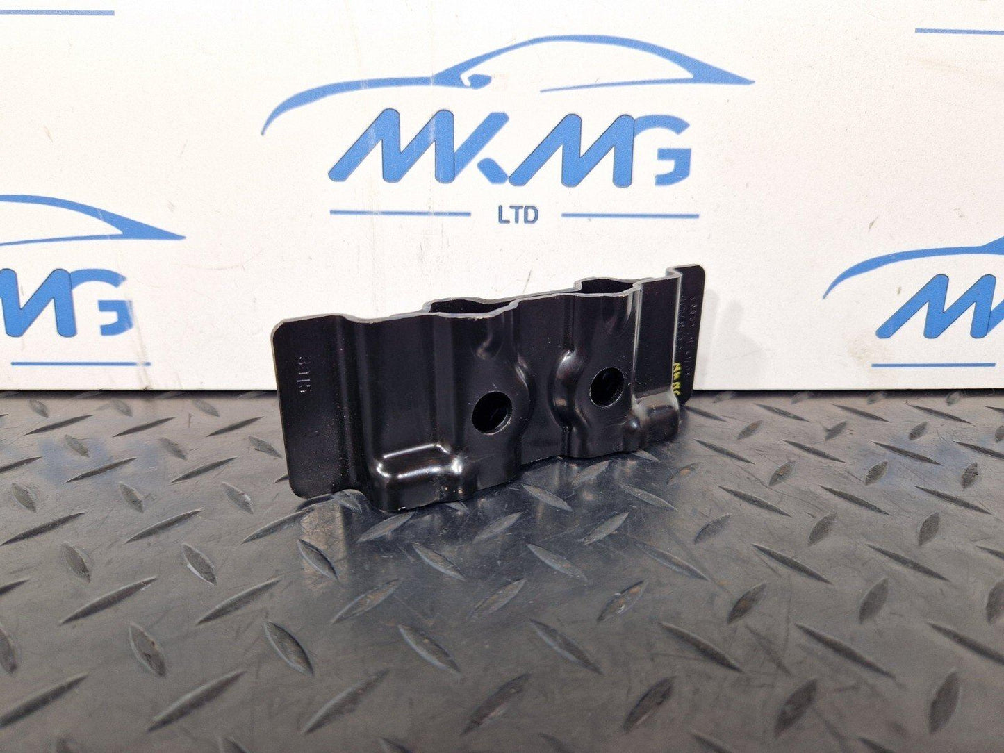 15-18 AUDI A7 4G GENUINE OEM MOUNTING TIE DOWN EYE 4G8813383