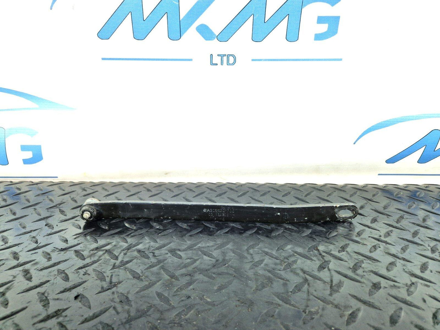 14-21 MERCEDES BENZ C200d W205 REINFORCEMENT RADIATOR SUPPORT STRUT A2056201700
