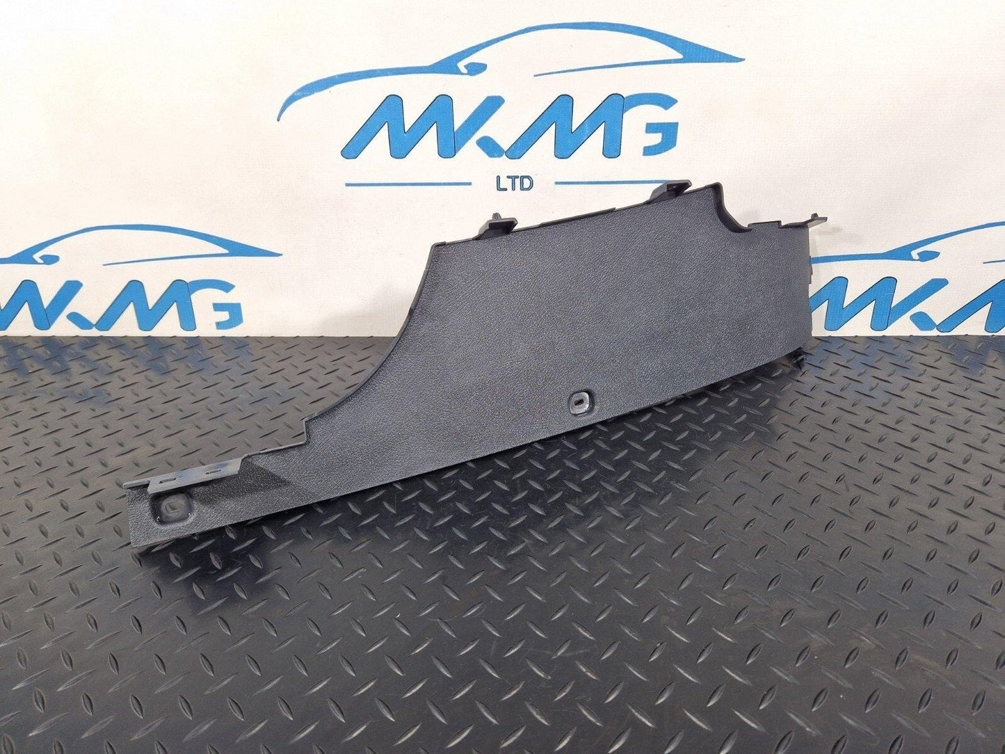 Mercedes-Benz    Unknown Part Type A9106804400