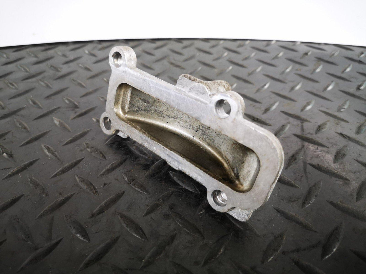 16-19 AUDI A4 B9 S-LINE GENUINE V6 3.0TDI CSW CYLINDER HEAD END PLATE 059103708A
