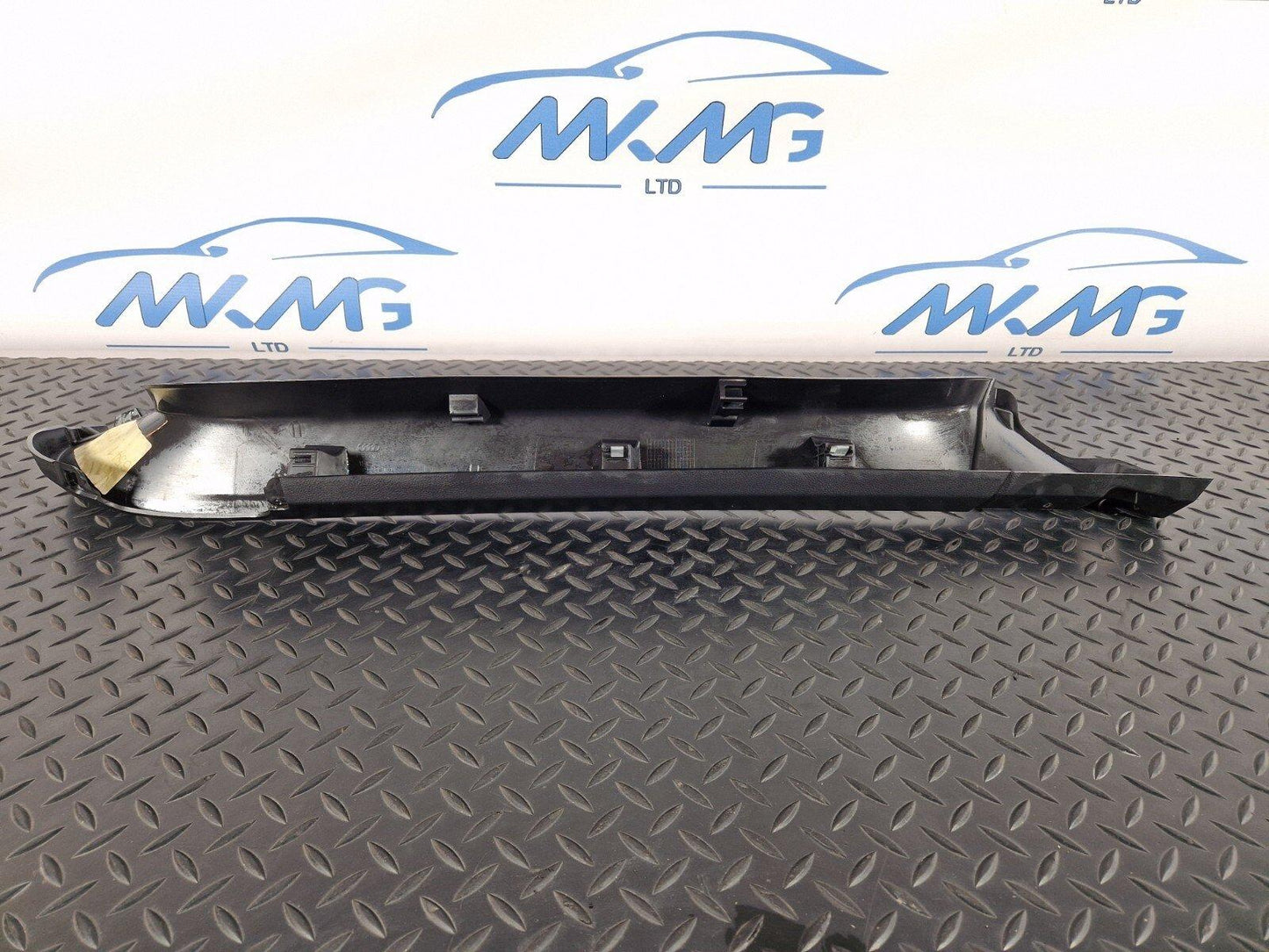10-18 AUDI A7 4G S-LINE GENUINE BOOT LID LEFT SIDE TRIM INNER PANEL 4G8867607