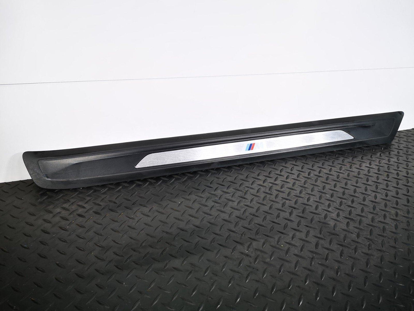 14-20 BMW 4-SERIES M-SPORT F32/F82 GENUINE FRONT LEFT SIDE DOOR ENTRY SILL TRIM