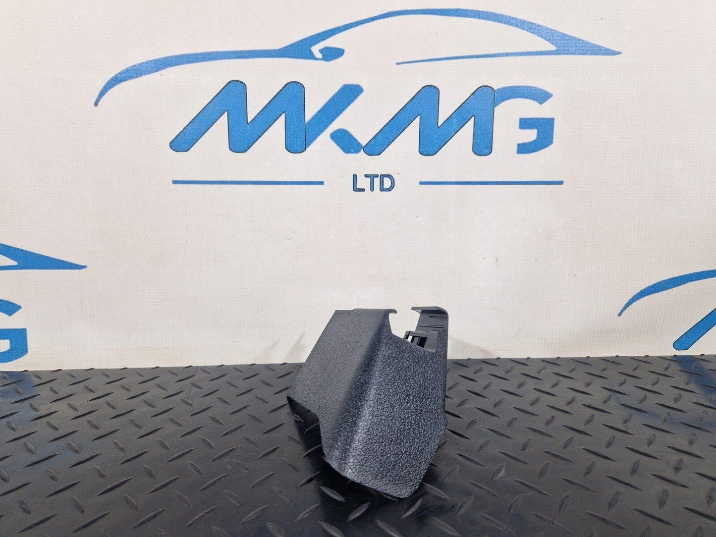 19-ON MERCEDES B CLASS W247 FRONT SEAT GUIDE RAIL COVER A2479190400