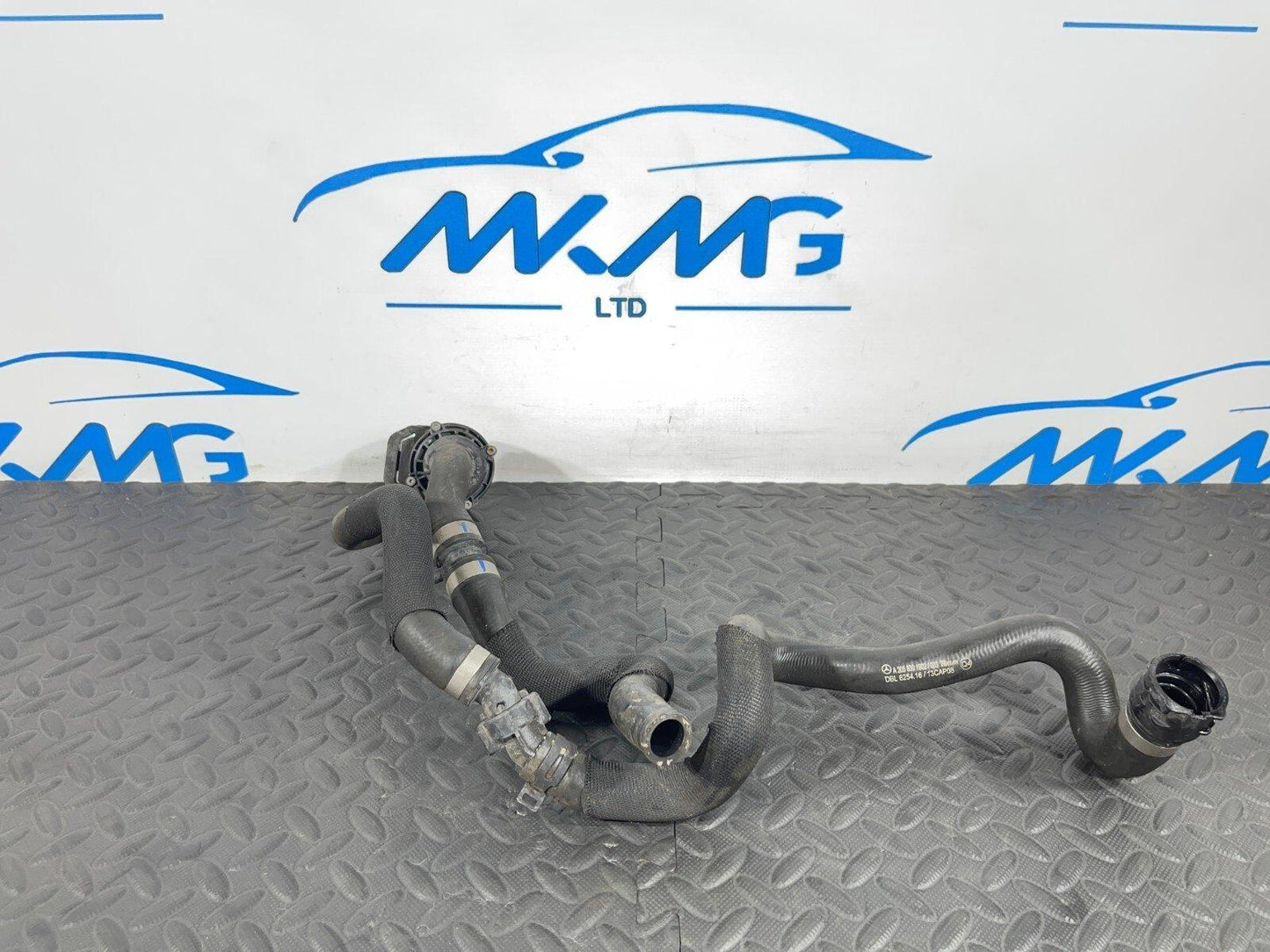 14-21 MERCEDES BENZ C300 W205 GEUINE CIRCULATION PUMP HEATING & COOLANT HOSES
