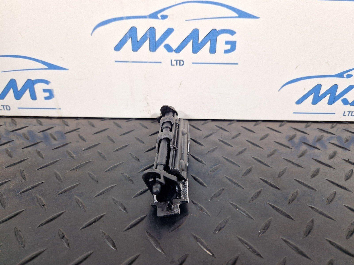 16-23 AUDI S5 COUPE GENUINE REAR RIGHT BUMPER BRACKET HOLDER 8W6807890