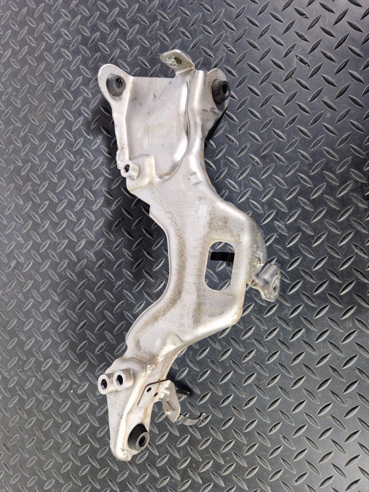 14-21 MERCEDES BENZ C200d W205 OEM DAMPING FILTER SUPPORT BRACKET MOUNT HOLDER
