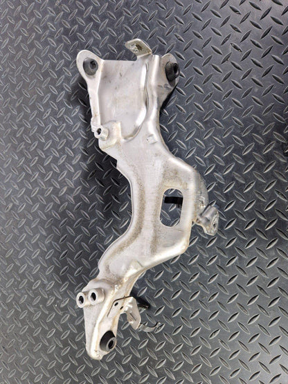 14-21 MERCEDES BENZ C200d W205 OEM DAMPING FILTER SUPPORT BRACKET MOUNT HOLDER