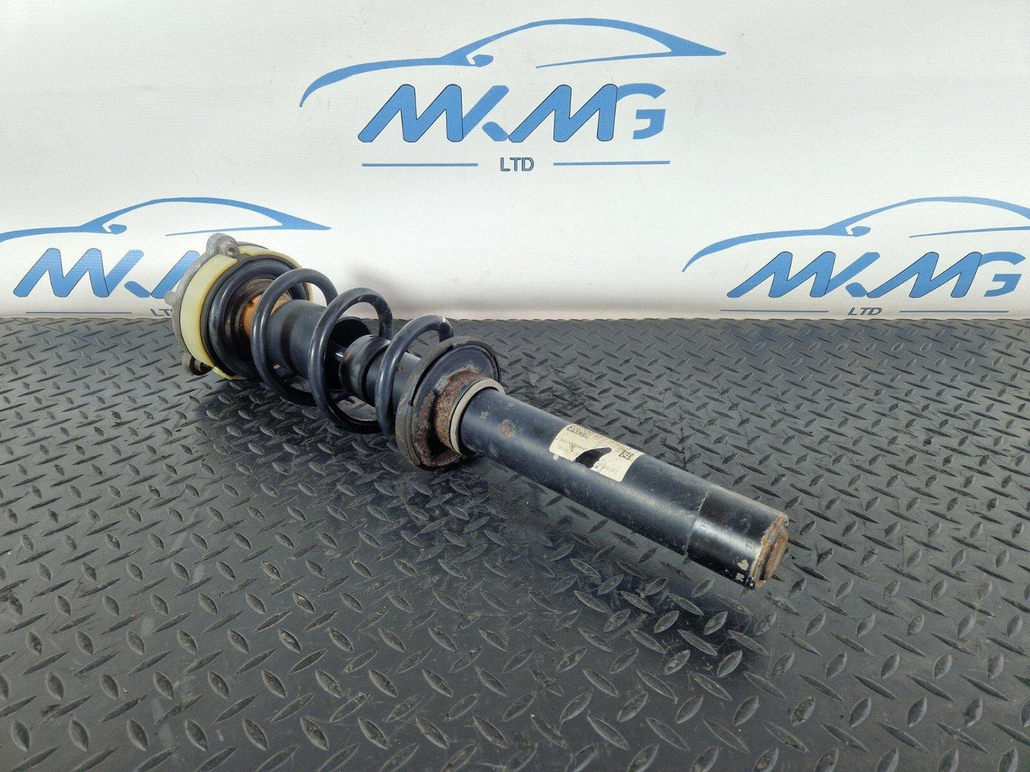 16-19 AUDI A4 B9 FRONT COMPLETE SHOCK ABSORBER FITS BOTH SIDES 8W0413031BA