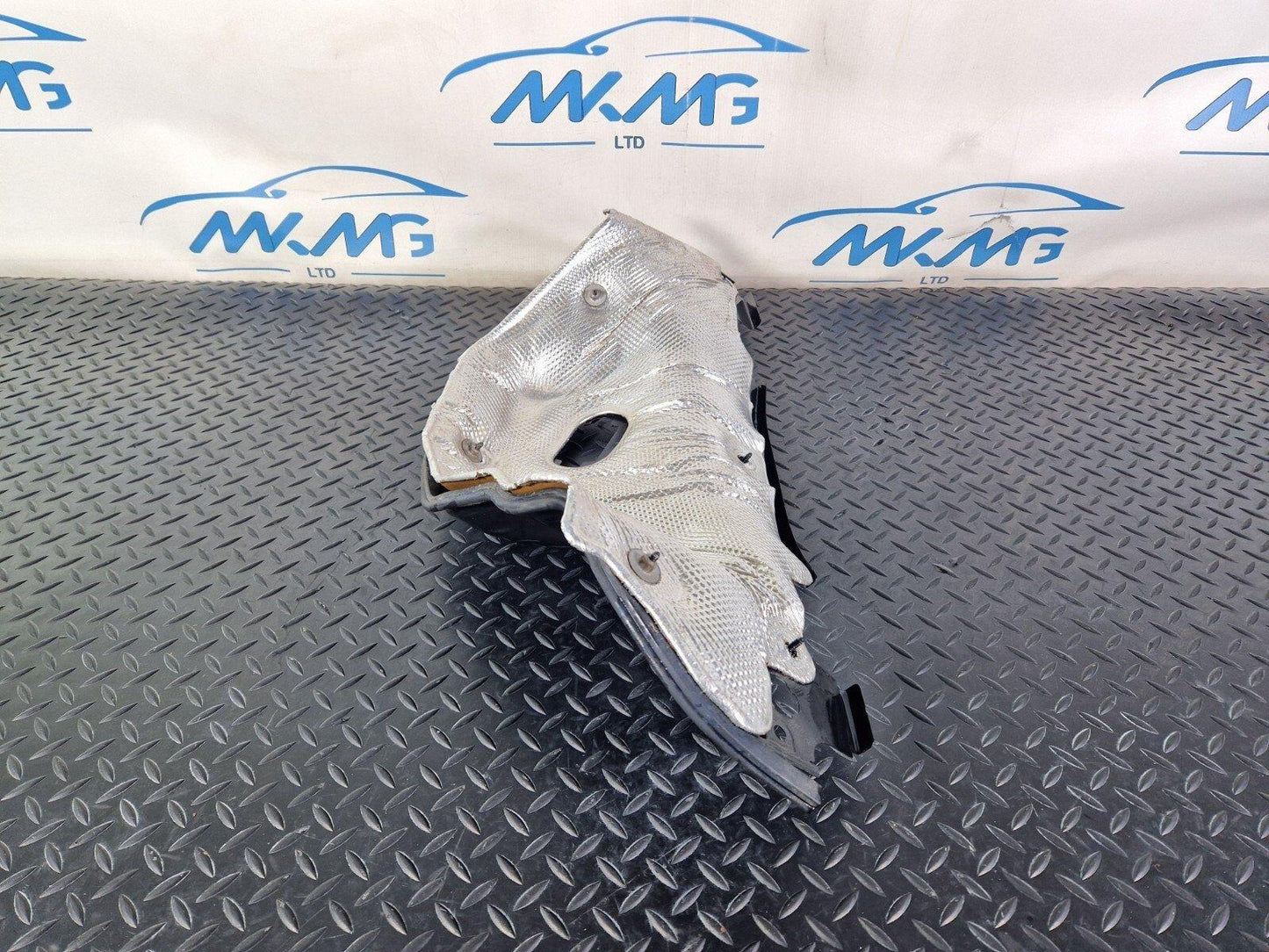 16-19 AUDI A4 B9 GENUINE OEM BULKHEAD FIREWALL HEAT PROTECTION SHIELD 8W0819523C