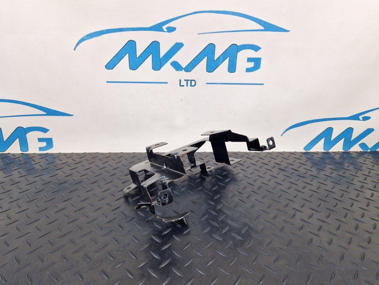 14-23 MERCEDES BENZ VITO W447 OEM ENGINE CONTROL UNIT HOLDER BRACKET A4475400040