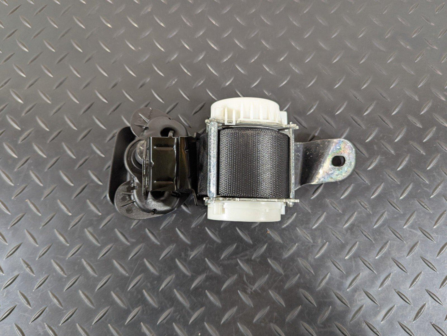 16-22 BMW X1 F48 GENUINE OEM REAR CENTRE SEAT BELT 7370559