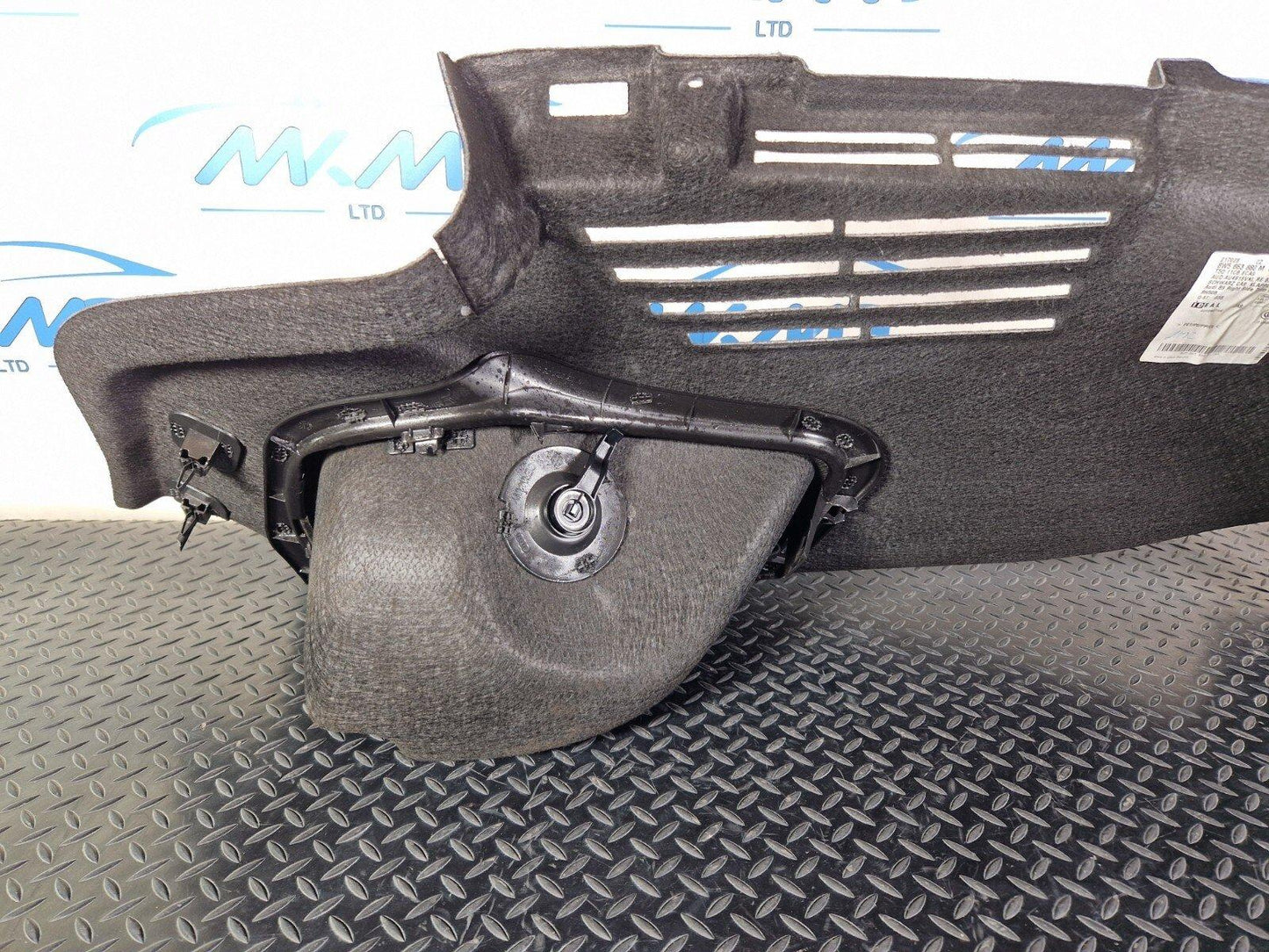 16-19 AUDI A4 B9 GENUINE REAR RIGHT DRIVER SIDE BOOT PANEL TRIM 8W5863880M