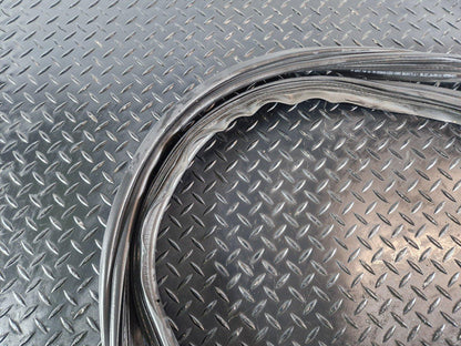 16-22 MERCEDES BENZ X253 BOOT LID TAILGATE RUBBER SEAL GENUINE A2537400078