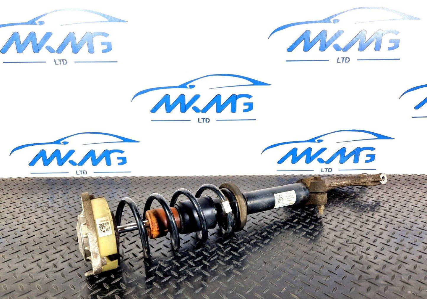 16-19 AUDI A4 B9 AVANT ULTRA SE GENUINE FRONT RIGHT O/S SHOCK ABSORBER 8W0031T