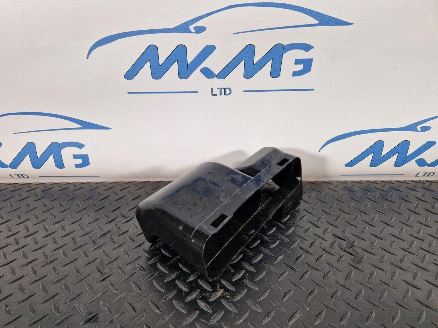 19-ON MERCEDES BENZ B CLASS W247 GENUINE DIESEL AIR INTAKE INLET DUCT A247505080