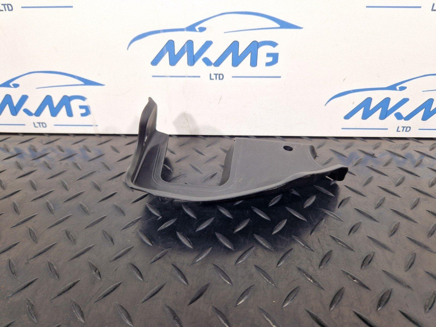 16-23 AUDI A5 F5 SPORTBACK LEFT LIFTGATE BACK DOOR HINGE CORNER COVER 8W8827279