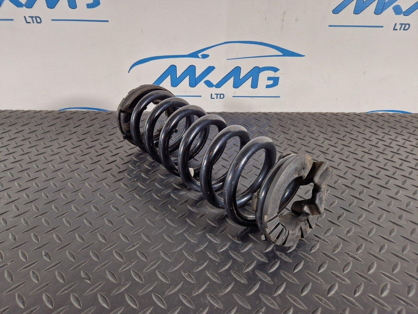 14-19 LAND ROVER L550 DISCOVERY GENUINE REAR RIGHT & LEFT SPRING FK725B749GB