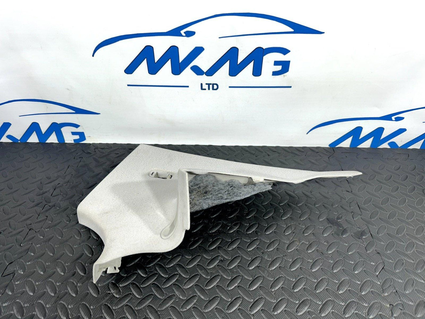 14-21 MERCEDES BENZ GENUINE RIGHT REAR COLUMN C-PILLAR COVER TRIM A2056900525