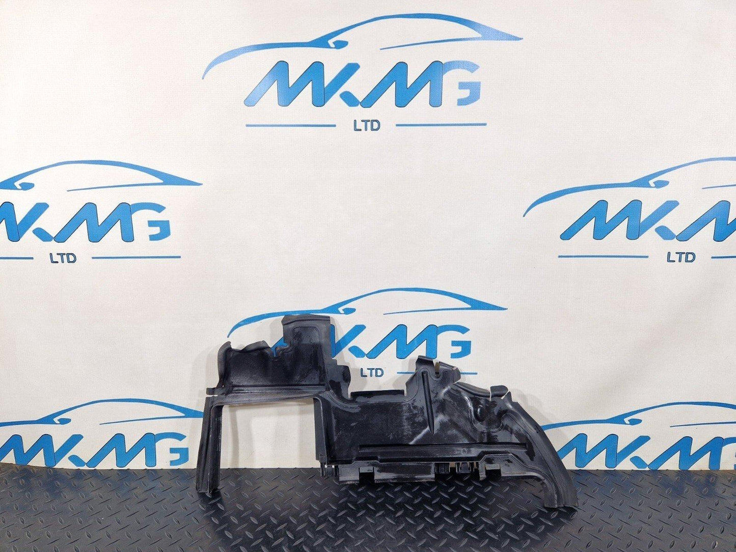 15-18 AUDI A7 4G GENUINE OEM FRONT LEFT N/S RADIATOR AIR GUIDE 4G8121284T
