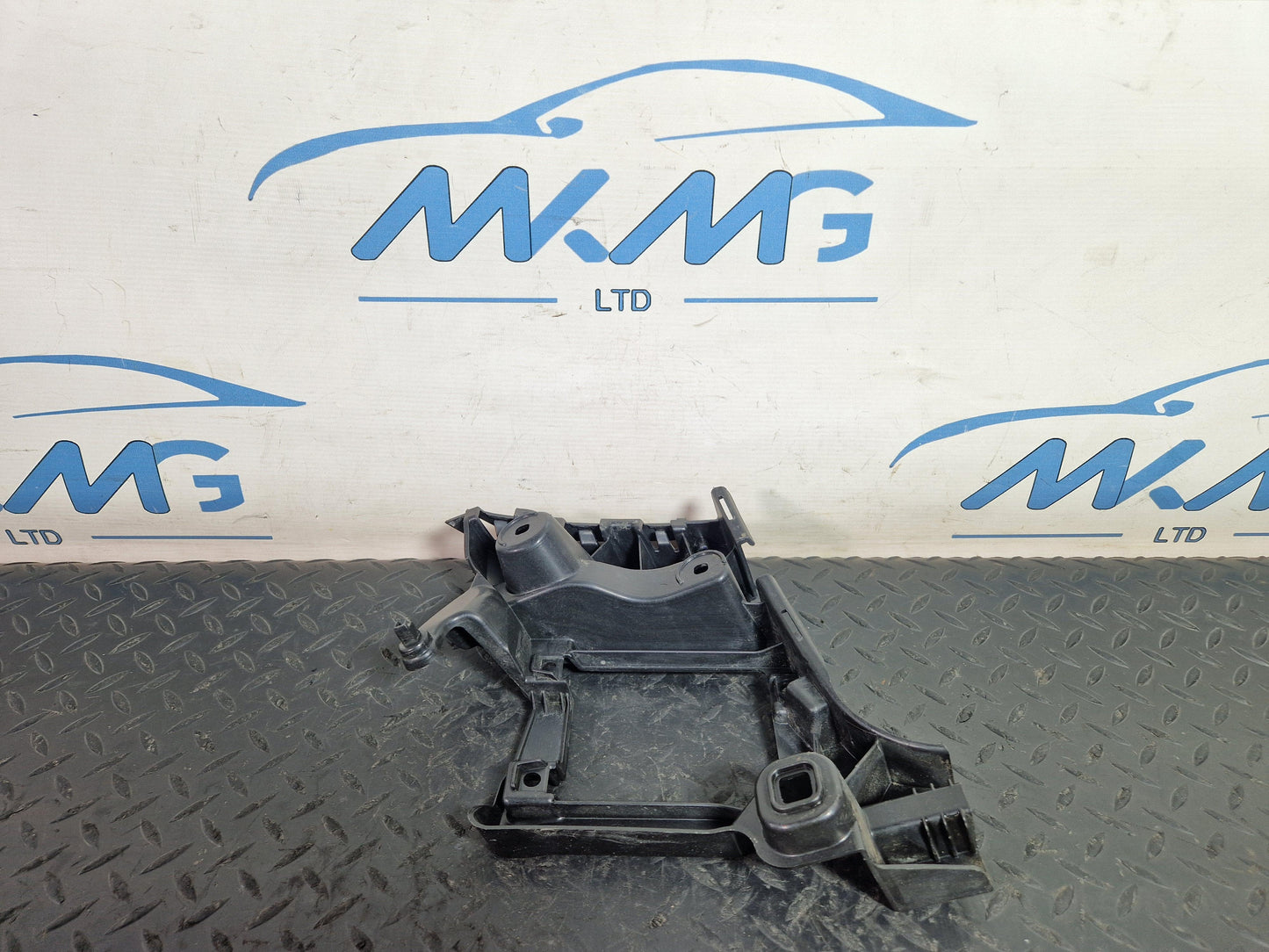 Audi A6 Allroad C7 Key Genuine Rear Right O/S Bumper Bracket Mount 4G9807394D