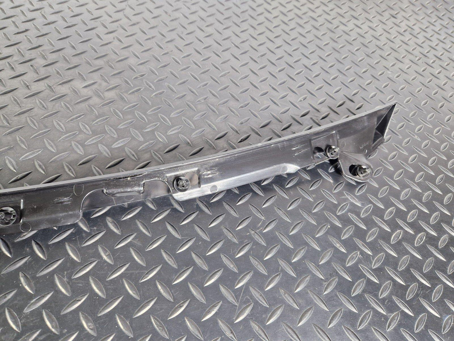 14-19 MERCEDES BENZ GLA X156 UNDER BONNET WINDSCREEN WASHER JET TRIM A1768600014