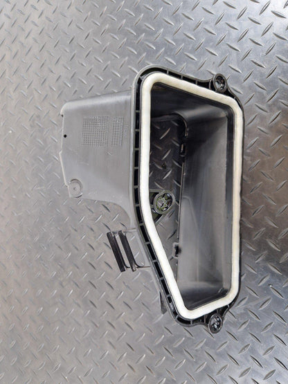 18-ON MERCEDES BENZ A CLASS W177 OEM AIR INTAKE DUCT HOUSING COVER A1778306000