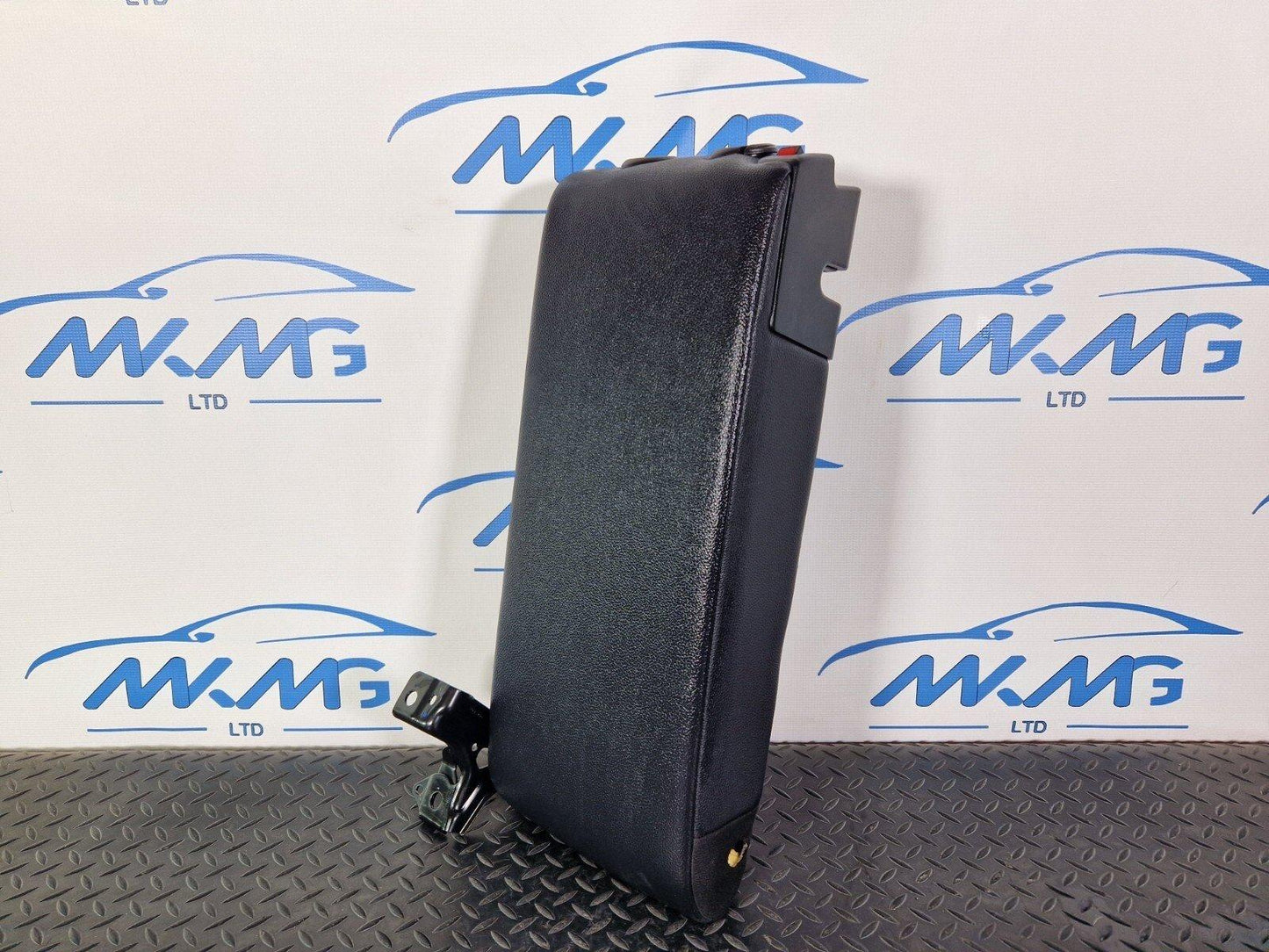 18-ON MERCEDES BENZ A CLASS W177 OEM REAR ARM REST A1779209600