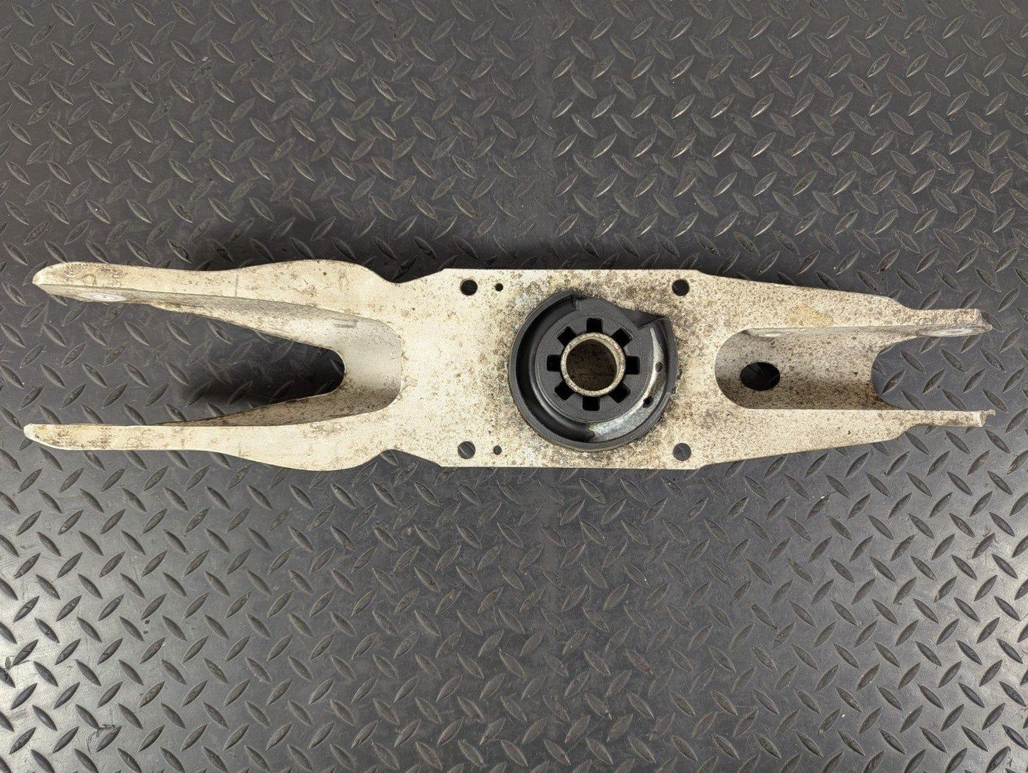MERCEDES A B CLA W246 W176 C117 REAR CONTROL ARM FITS BOTH SIDES A2463520202