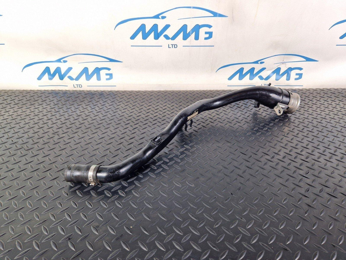 20-24 BMW 1 SERIES F40 GENUINE FUEL TANK FILLER PIPE 7458657