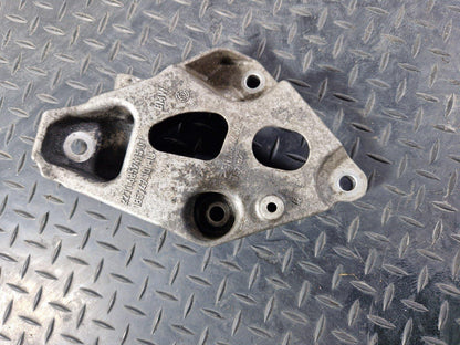 BMW 1 2 3 4 SERIES F20 F22 F30 F32 F36 ENGINE SUPPORT MOUNT BRACKET LEFT 6859415
