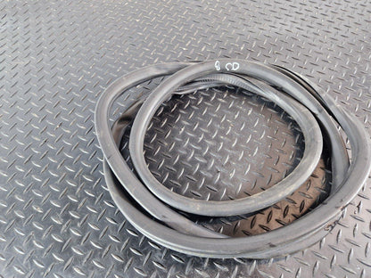 10-18 VW TOUAREG 7P GENUINE REAR RIGHT DOOR GASKET RUBBER SEAL 7P0867367F