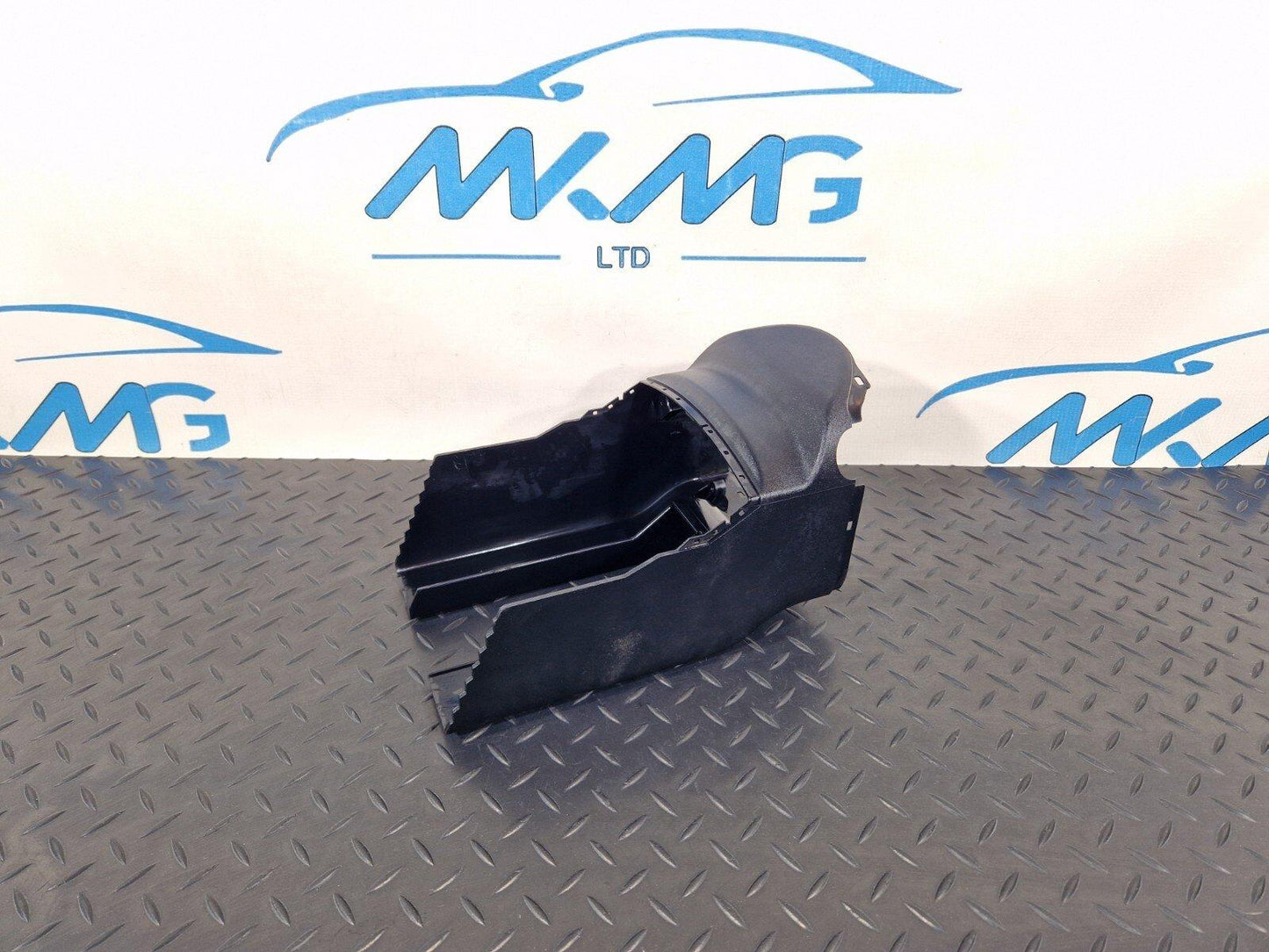18-ON MERCEDES BENZ SPRINTER W907 W910 STEERING COLUMN SURROUND TRIM A9079003702