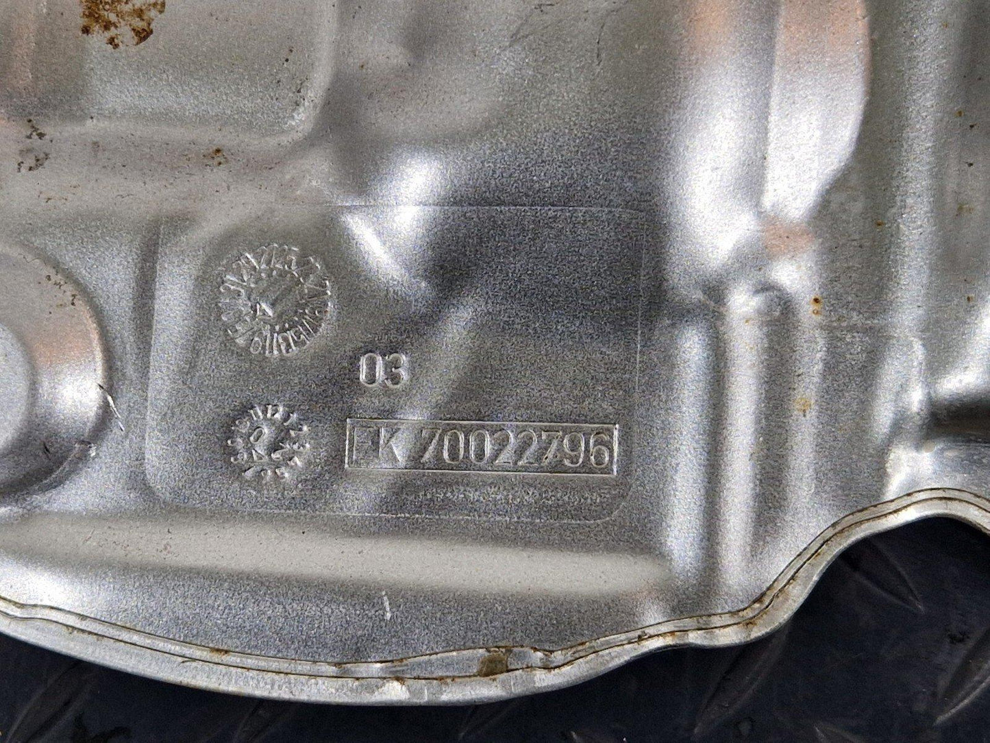 19-ON MERCEDES BENZ B CLASS W247  HEAT SHIELD  COVER PLATE EK70022796