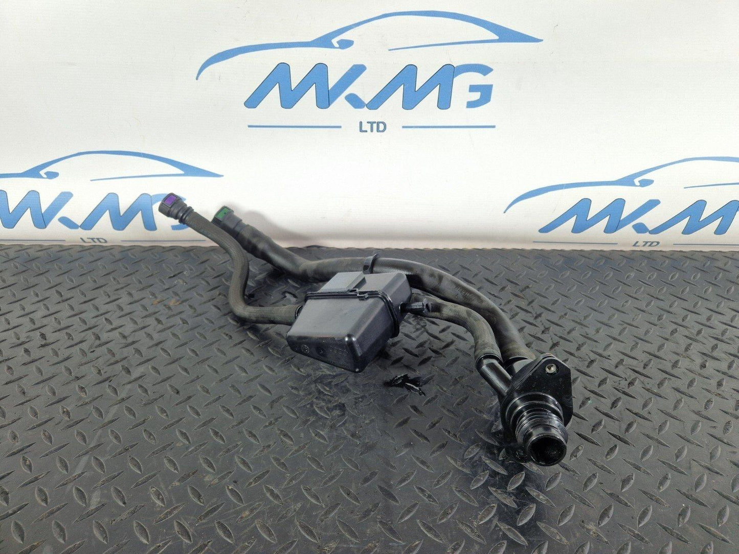 16-19 AUDI A4 B9 GENUINE ADBLUE TANK FILLING HOSES 8W0131963
