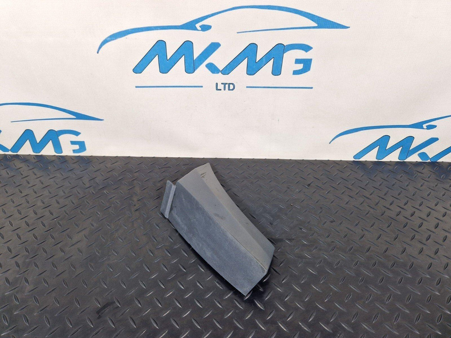 18-ON MERCEDES BENZ SPRINTER W907 FRONT RIGHT WHEEL ARCH TRIM A9106900100