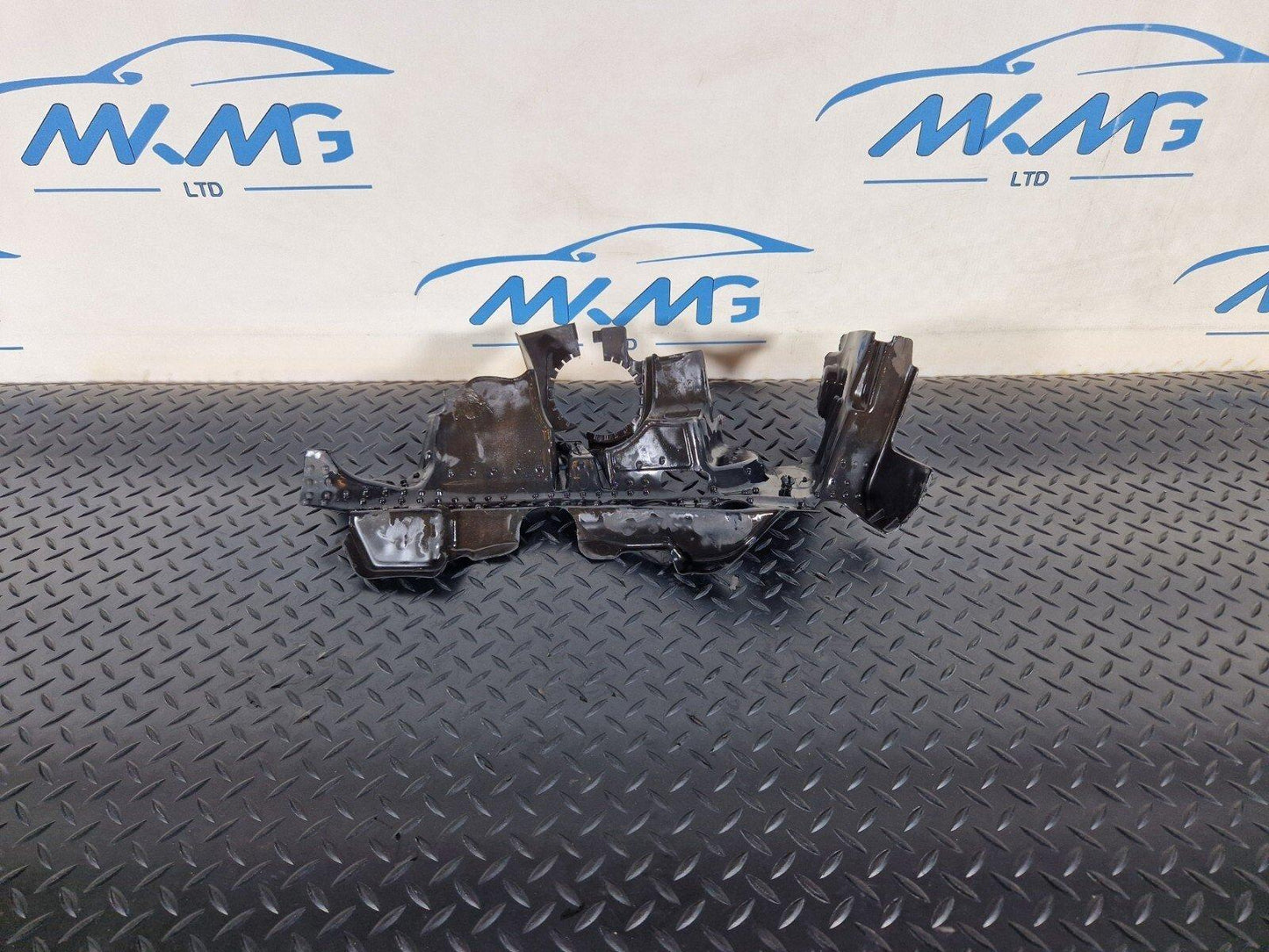 14-21 MERCEDES-BENZ C250D W205 FRONT CENTER RIGHT SOUND INSULATION A2055240225