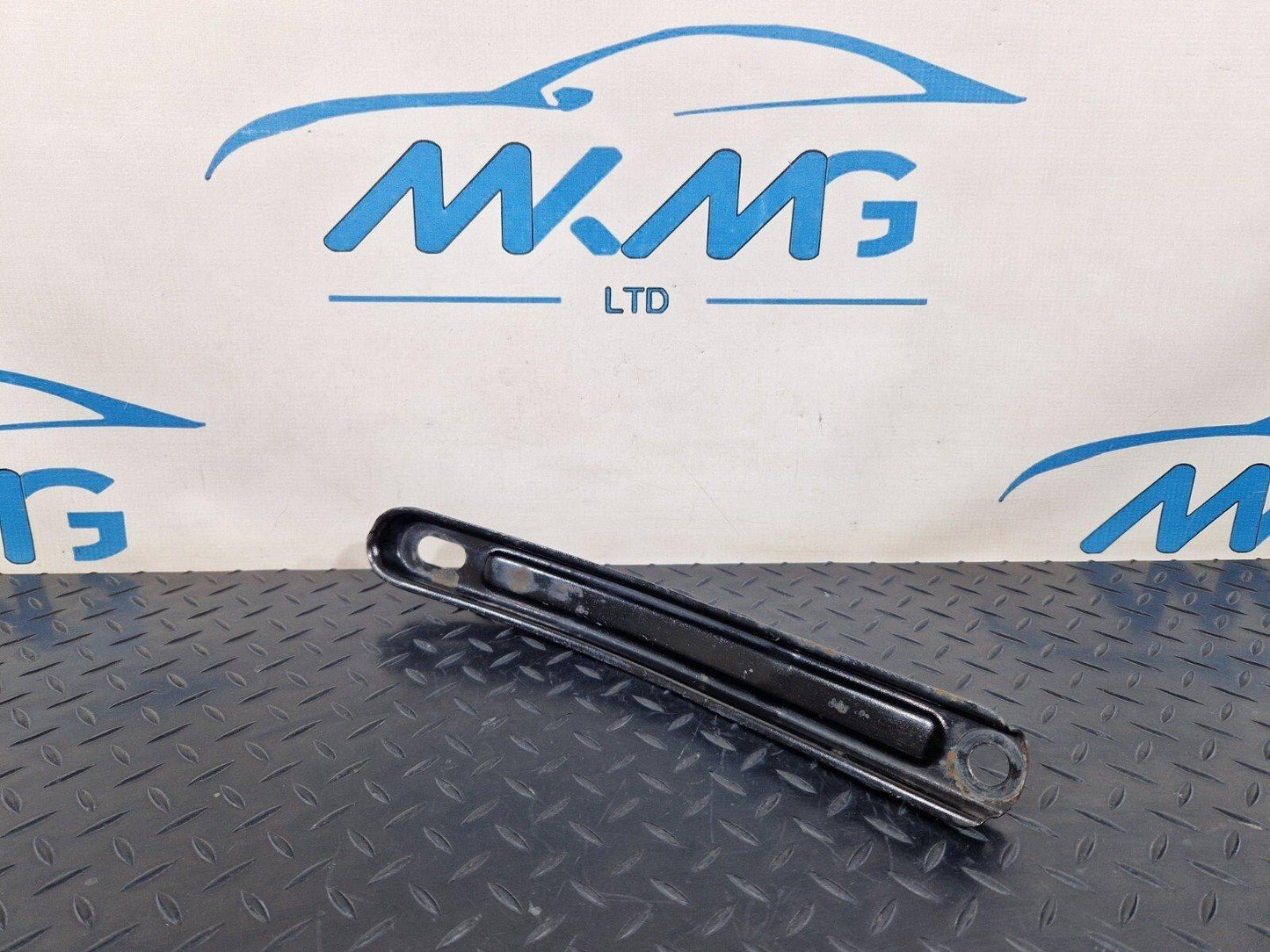 14-21 MERCEDES BENZ C200d W205 FRONT AXLE CARRIER BRACING BRACKET A2056282000