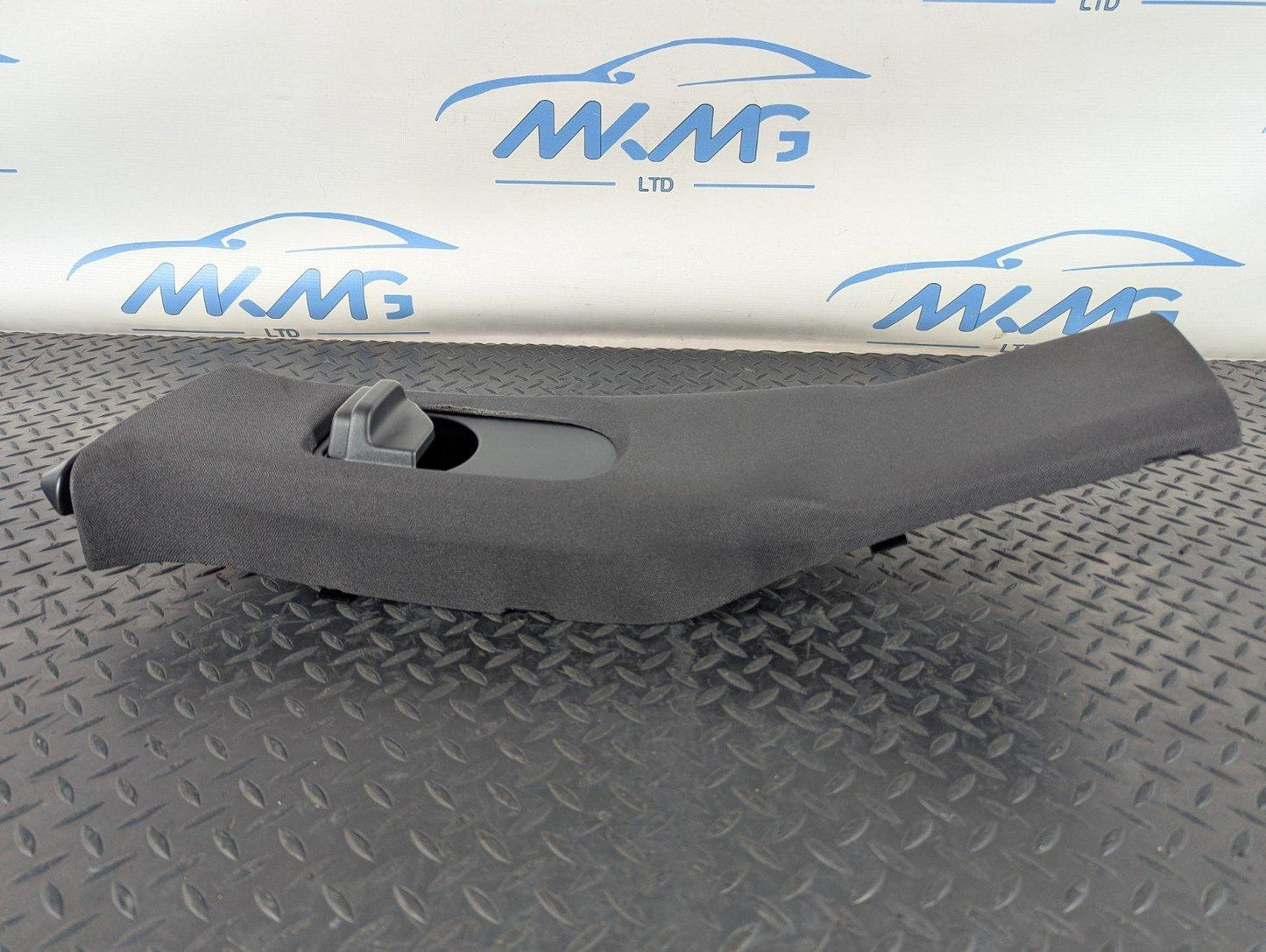 13-19 MERCEDES BENZ CLA C117 GENUINE LEFT SIDE B PILLAR TRIM A1176900525