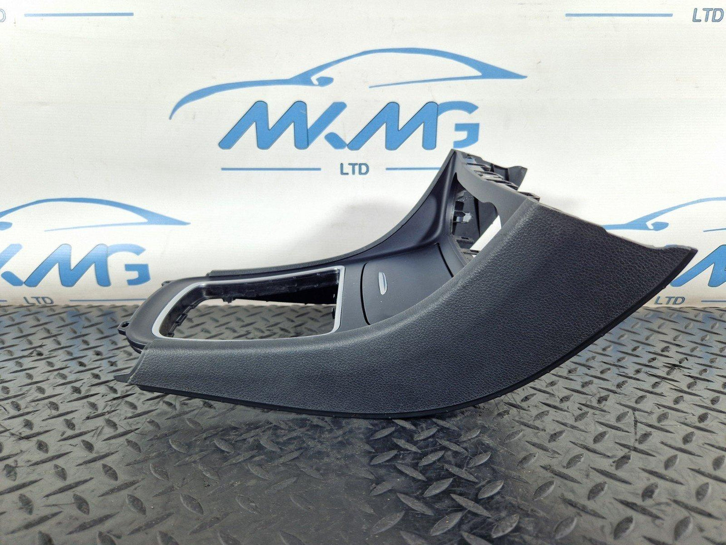 11-19 MERCEDES BENZ ML W166 CENTRE CONSOLE GEARSTICK SURROUND TRIM A1766800871