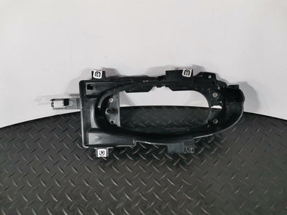 16-19 AUDI A4 B9 SALOON GENUINE MANUAL GEARSTICK MOUNTING BRACKET 8W0863531