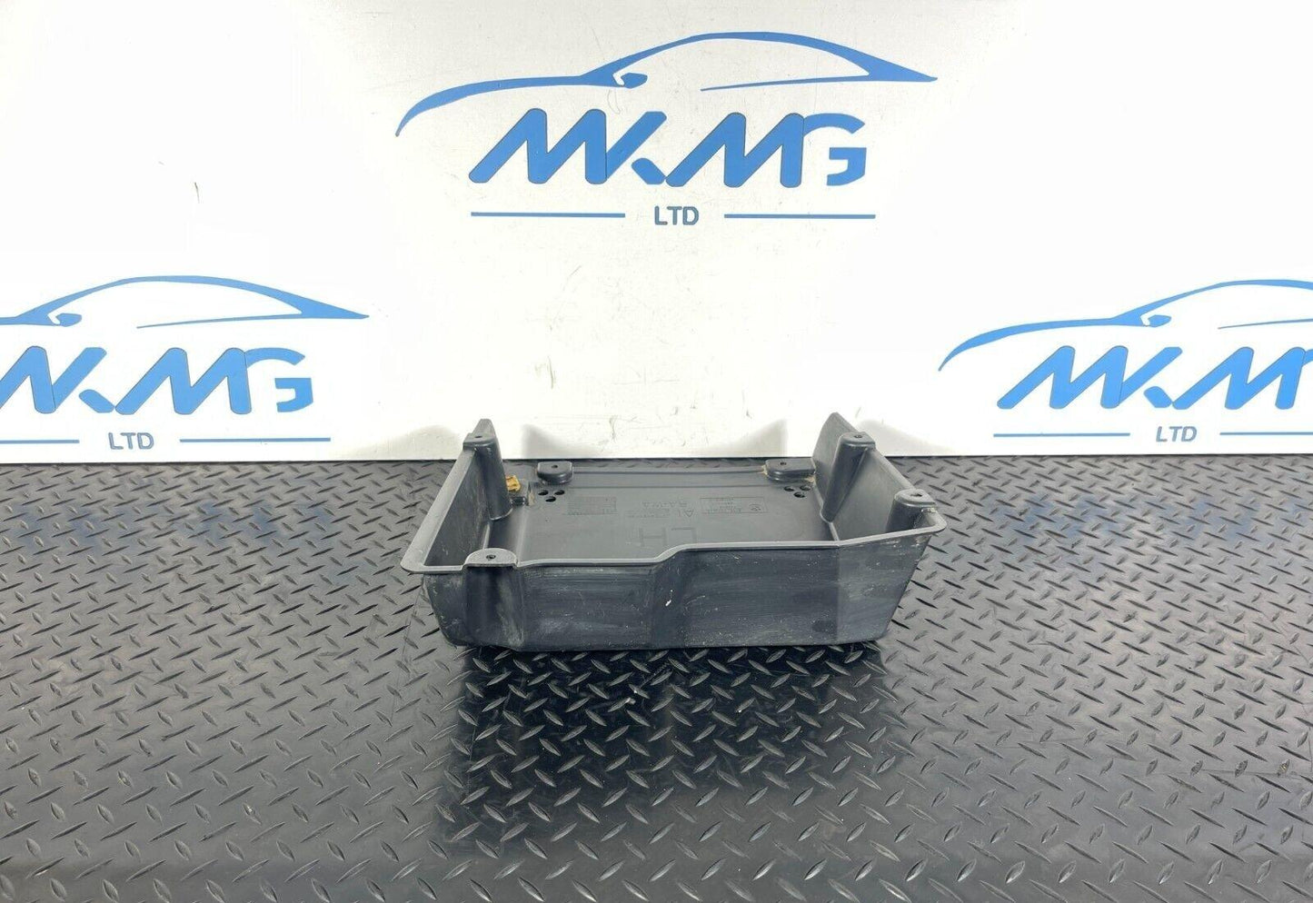 14-21 Active Tourer Mini Clubman One D F54 RIGHT Trim Cover Diffuser 7373450