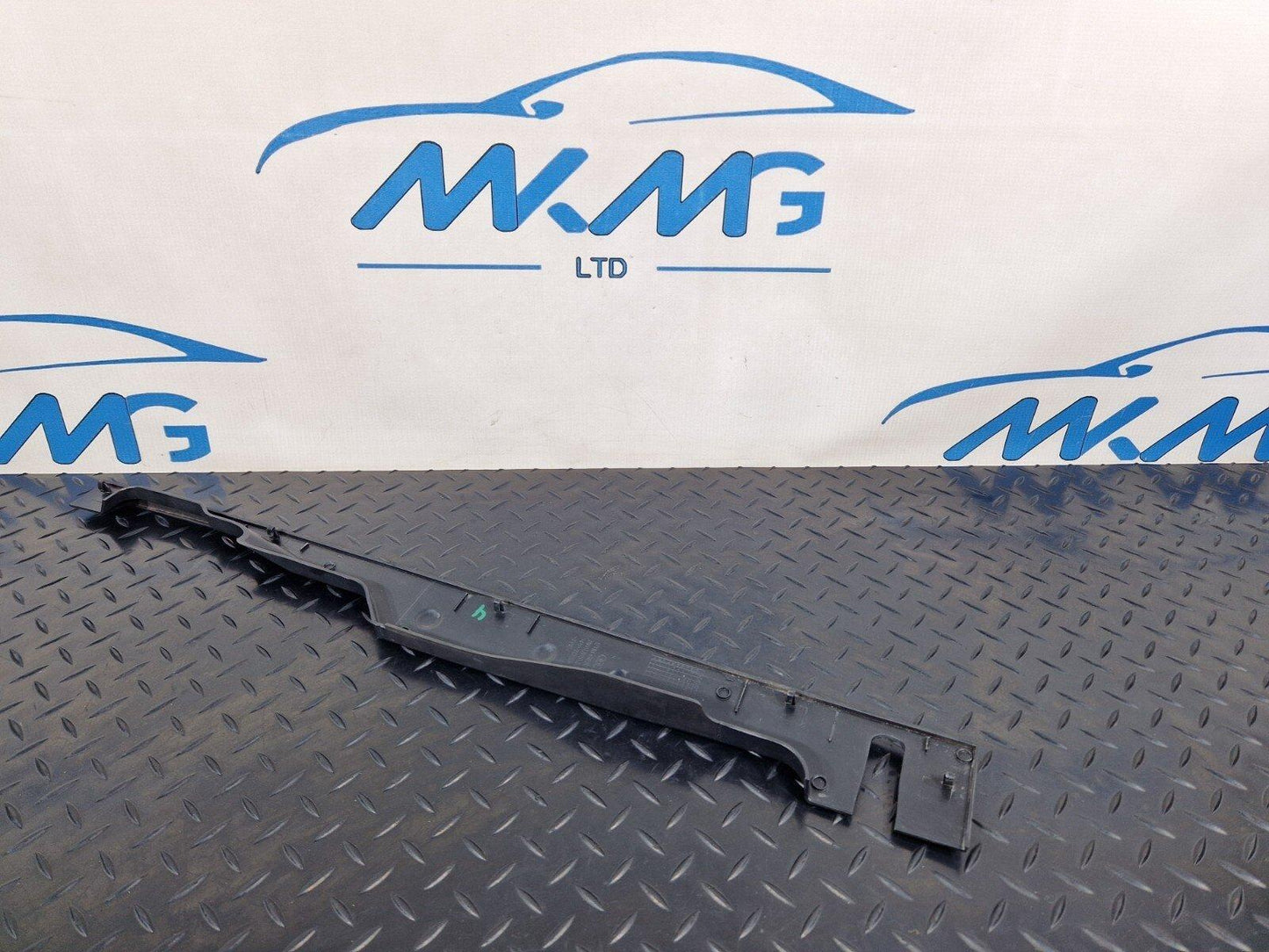 16-23 AUDI S5 COUPE GENUINE RIGHT FENDER PROTECTION COVER 8W6820582E