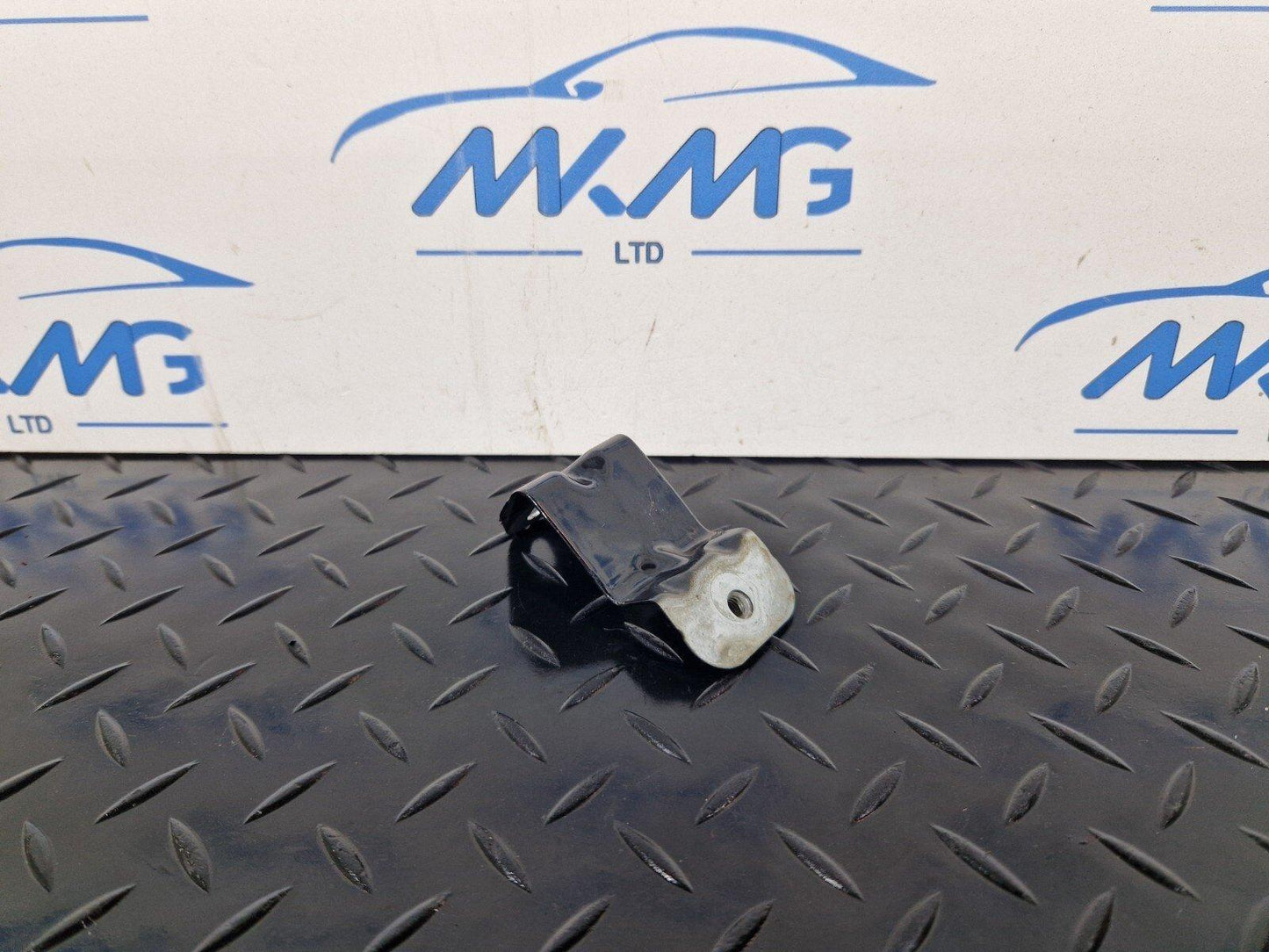 16-24 AUDI A5 F5 GENUINE WING FENDER BRACKET FRONT 8W6821471