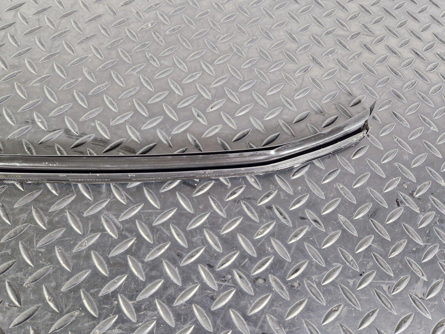 10-15 AUDI Q7 4L GENUINE OEM WINDSCREEN SIDE TRIM 4L0854327