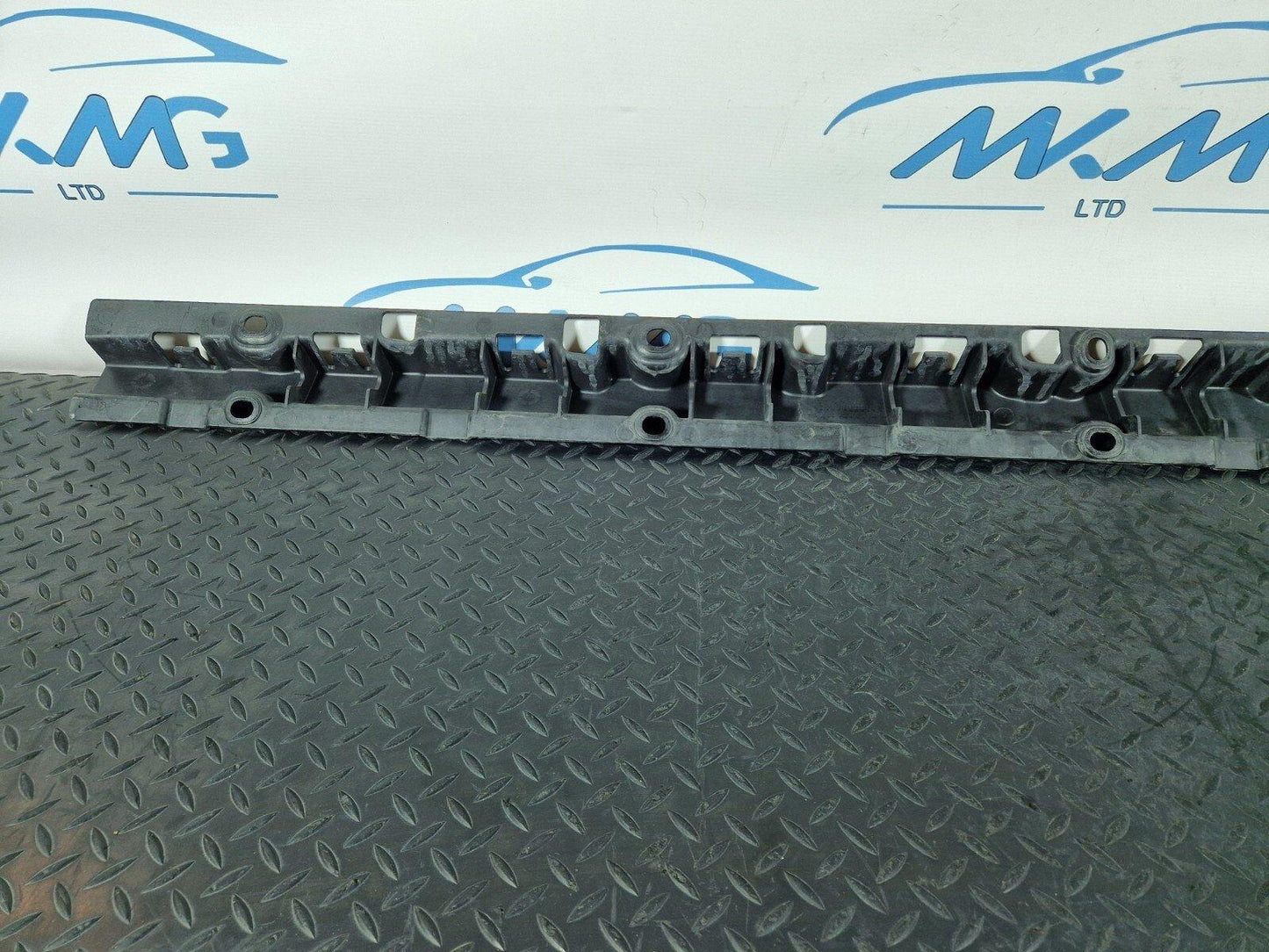 10-13 BMW X5 E70 LCI GENUINE RIGHT OS SILL BRACKET 7207196