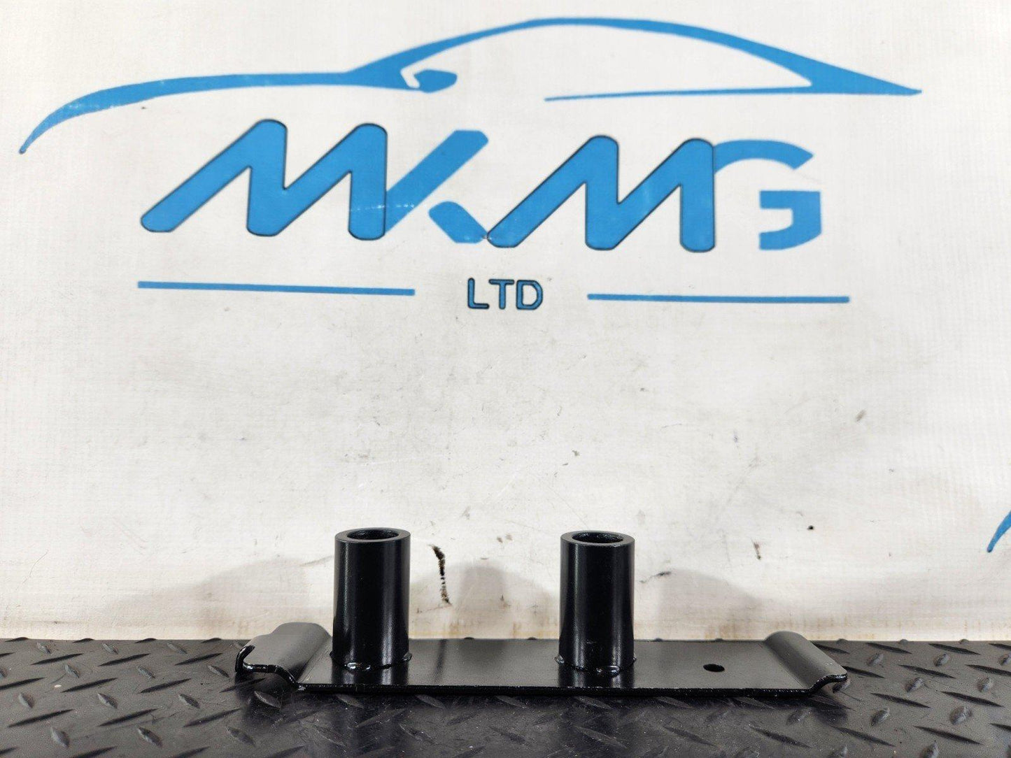 19-ON RANGE ROVER EVOQUE L551 REAR FLOOR BRACKET MOUNT K8D2101C24AC