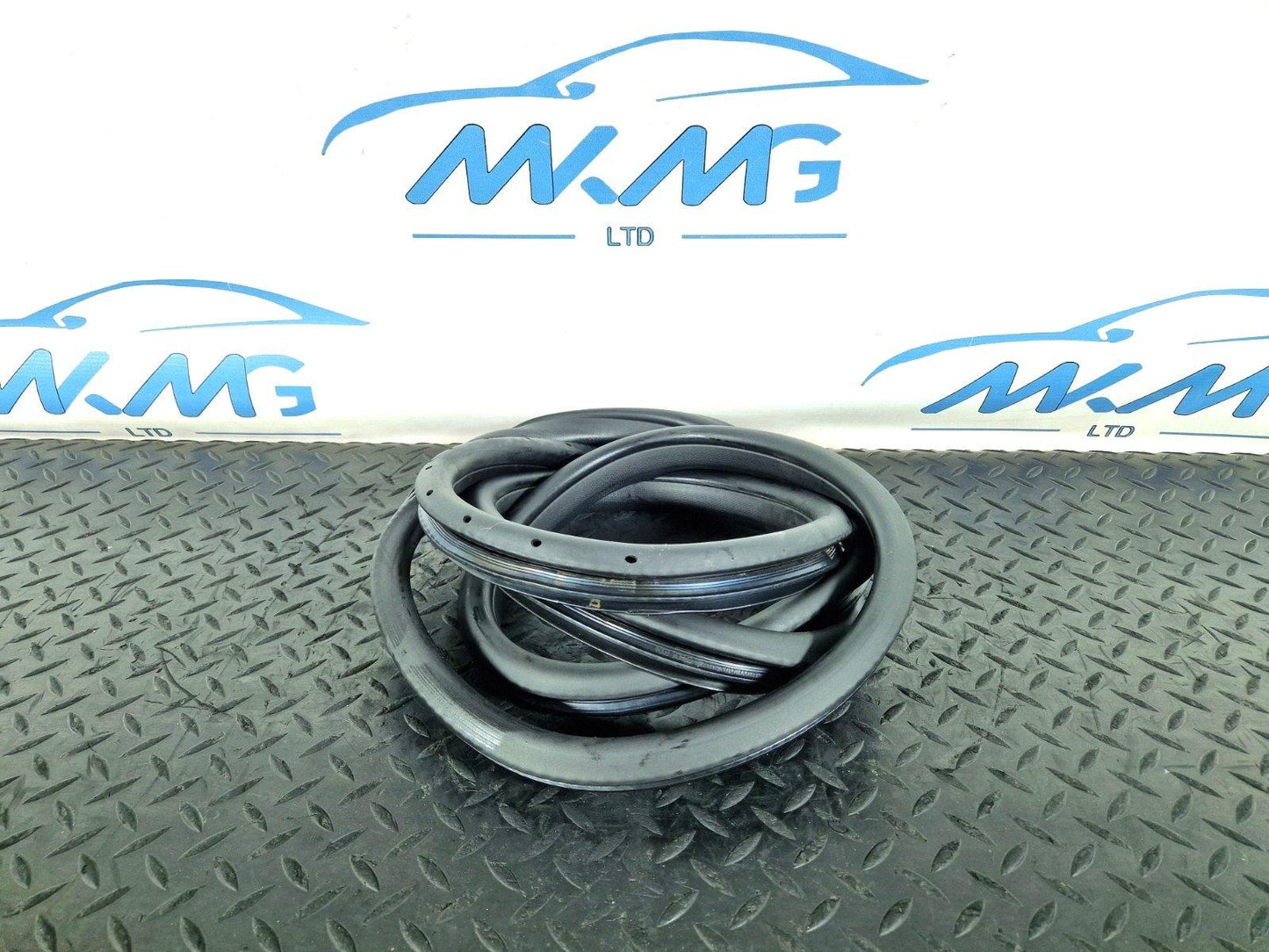 12-18 MERCEDES BENZ B-CLASS W246 GENUINE REAR LEFT DOOR SEAL A2466920176