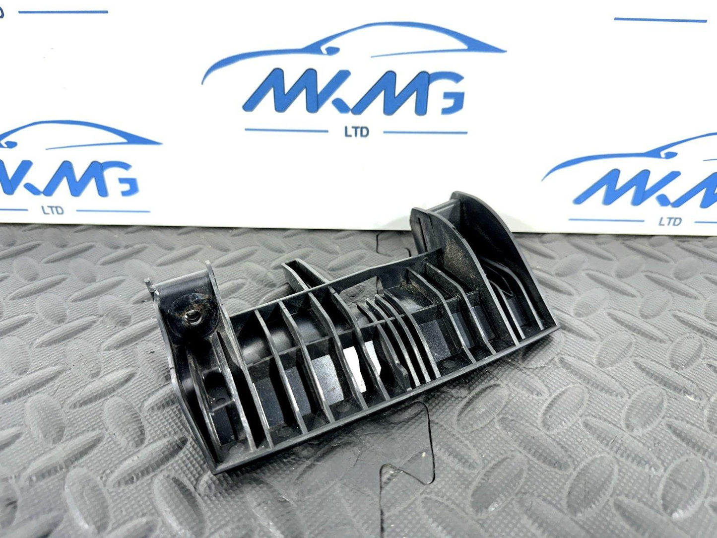 14-21 BMW 2 SERIES F45 F46 FRONT RIGHT DRIVER SIDE HEADLIGHT BRACKET 1301336178