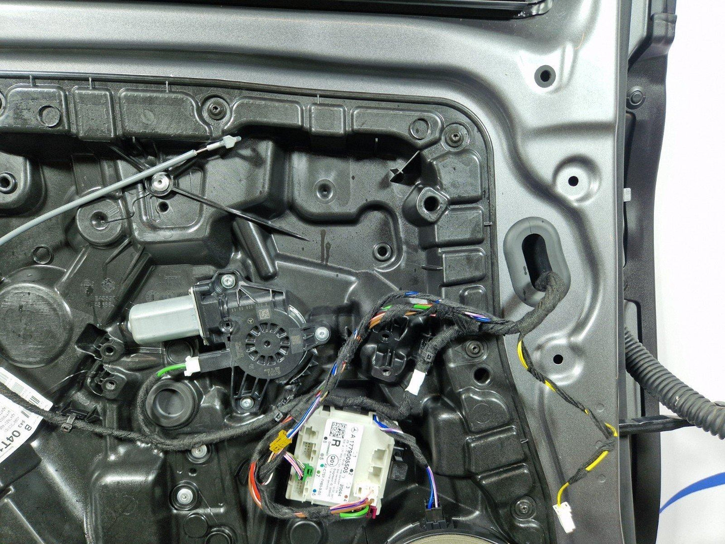 19-ON MERCEDES BENZ B CLASS W247 REAR LEFT N/S COMPLETE DOOR IN GREY 787