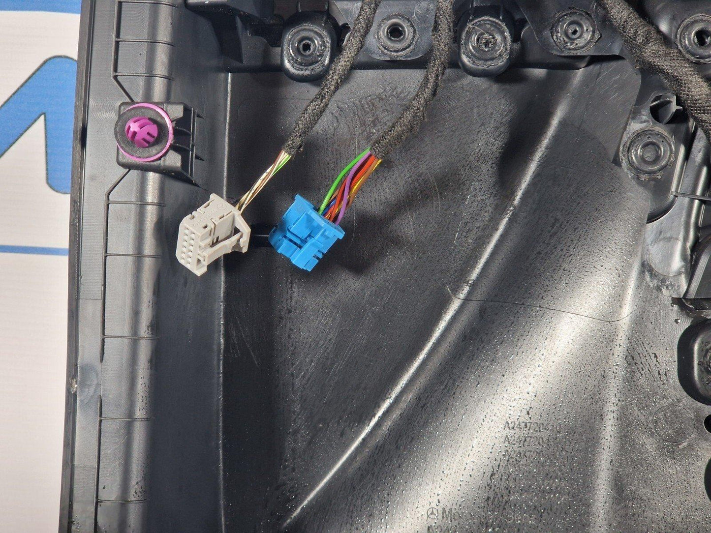 19-ON MERCEDES BENZ B CLASS W247 AMG FRONT LEFT N/S DOOR PANEL CARD A2477204702